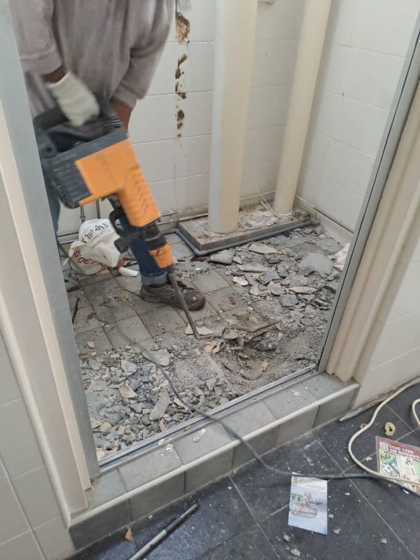 Professional bathroom tile removal and bathtub removal services Singapore