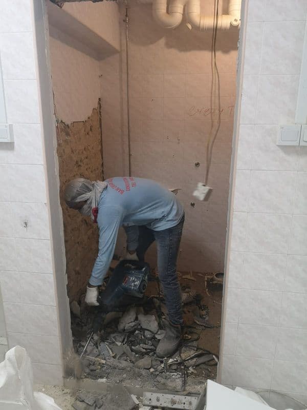 Door removal process Singapore